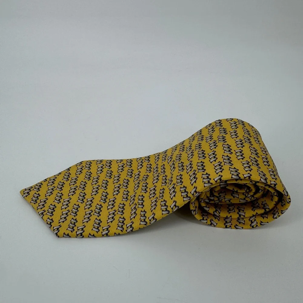 Brooks Brothers Makers Silk Tie Yellow Penguin Novelty Print Made in USA Italian